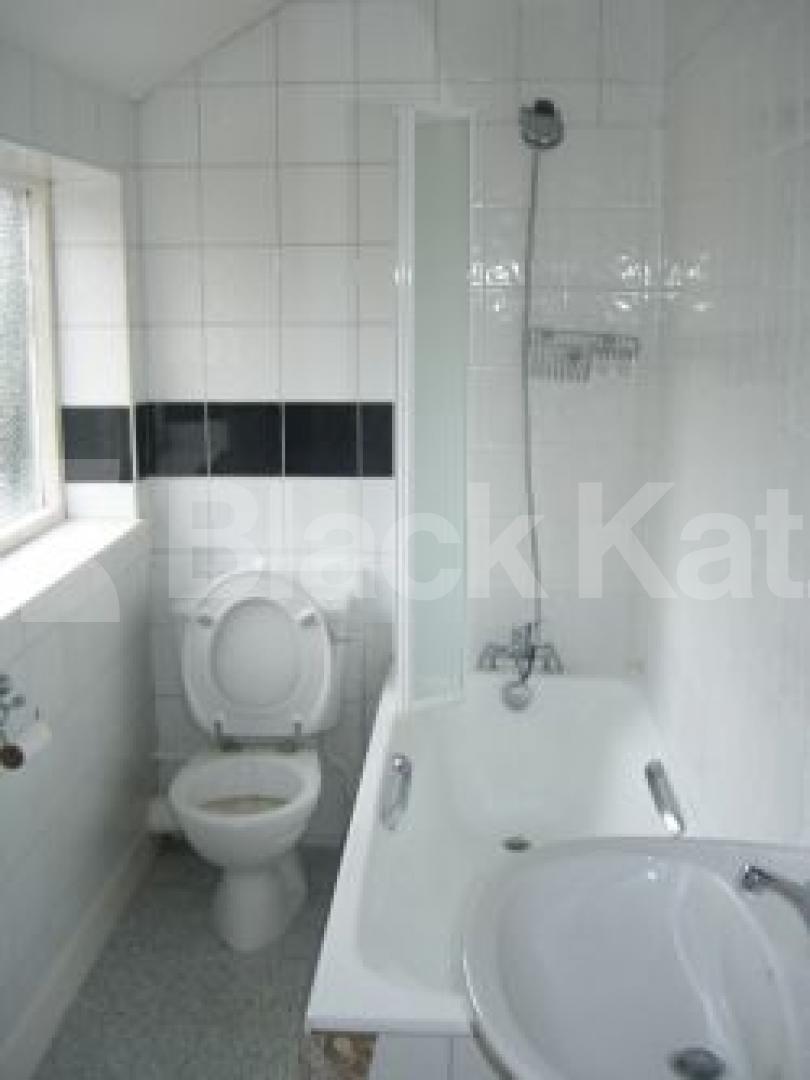 			1 Bedroom, 1 bath, 1 reception Flat			 Muswell Hill Road, MUSWELL HILL